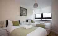 Phòng ngủ 7 Stayzo Castle Point 6 Apartment - Premier Lodge