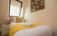 Bedroom 5 Stayzo Castle Penthouse 16- A Clean Fresh Modern Apartment With Free Wi-fi