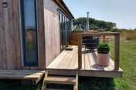 Common Space Cleeves Cabins, Ailsa - Stunning Luxury Escape