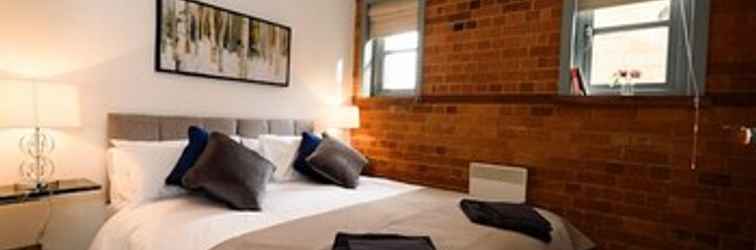 Bedroom Karah Suites - Gloucester Docks