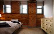 Kamar Tidur 7 Karah Suites - Gloucester Docks