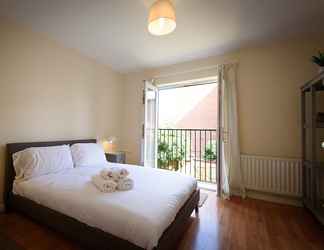 Bedroom 2 Karah Suites - Harescombe House