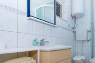 In-room Bathroom A2 Large apt With the big Terrace & Great sea View
