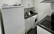 Kamar Tidur 5 1-bed Apartment Next to Paisley Gilmour Station!