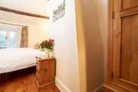 Bedroom Cosy 2-bed Cottage in Ingleton North Yorkshi