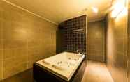 In-room Bathroom 6 Ansan HIP