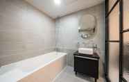 In-room Bathroom 5 Dongtan Luna