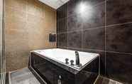 In-room Bathroom 6 Gyeongju Rive