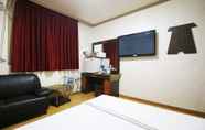 Bedroom 5 Yesan Grand Motel