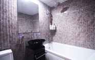 In-room Bathroom 6 Gunsan RG