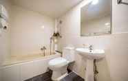 In-room Bathroom 6 Yongin Jaju J and J