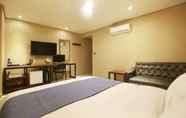 Bedroom 7 Daejeon Yuseong One