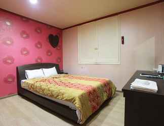 Bedroom 2 Gwangju Sinandong Happy Day