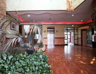 Lobby 2 Asan Red House