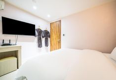 Others 3 Bulgwang Tiffany