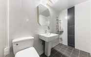 In-room Bathroom 6 Asan E-plus