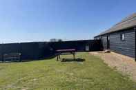 Ruang Umum The Cow Shed 2-bed Apartment in Bradwell on Sea