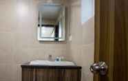 In-room Bathroom 6 Hotel Mayura Novacity Goa