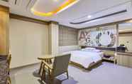 Bedroom 4 Suwon Orsay Hotel