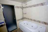 In-room Bathroom Pocheon Mu