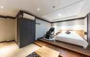 Bedroom 7 Daejeon Jungri Capella