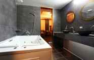 In-room Bathroom 7 Changdong Versaille