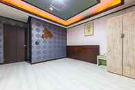 Bedroom Gongju White Castle