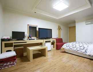 Bedroom 2 Incheon Foru
