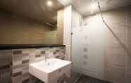 In-room Bathroom 5 Iksan Shilla