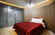 Kamar Tidur 7 Iksan Feel Self Check-in Motel