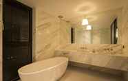 In-room Bathroom 5 Sillim Trang Blue