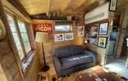 ล็อบบี้ 2 Cosy Retro 1 Bed Shute Lodge in Bovey Tracey,