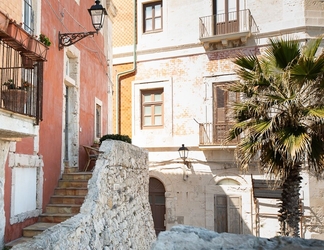 Exterior 2 Charming seafront room - Wonderful Italy