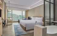 Bedroom 2 DoubleTree by Hilton Shenzhen Airport