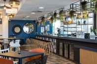 Bar, Cafe and Lounge Hampton by Hilton Tours Centre