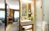 In-room Bathroom 3 Hotel Jialong By Jingling