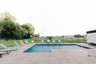 Swimming Pool ibis Styles Contres Cheverny