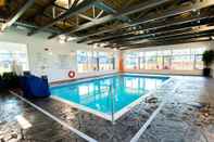 Swimming Pool Comfort Suites Kingston Central