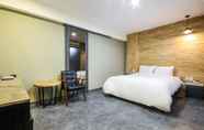 Kamar Tidur 6 Yeosu Hotel Y