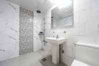 In-room Bathroom Uljin Donga