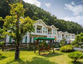 Exterior 2 Hoengseong Lohengrin Pension