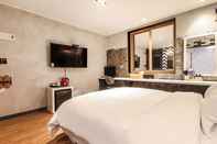 Bedroom Jinju JS Hotel