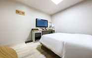 Bedroom 2 Jecheon Hotel k