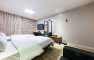 Bedroom 4 Jecheon Hotel k