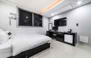 Phòng ngủ 6 Incheon Crystal Hotel