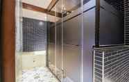 In-room Bathroom 6 Changwon Masan Brooks Hotel