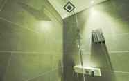In-room Bathroom 2 Suwon Guundong Wol