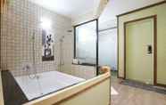 In-room Bathroom 6 Chungju Hue Drive-in