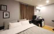 Bedroom 4 Busan Beomildong Laon Hotel