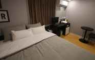 Bedroom 5 Busan Beomildong Laon Hotel